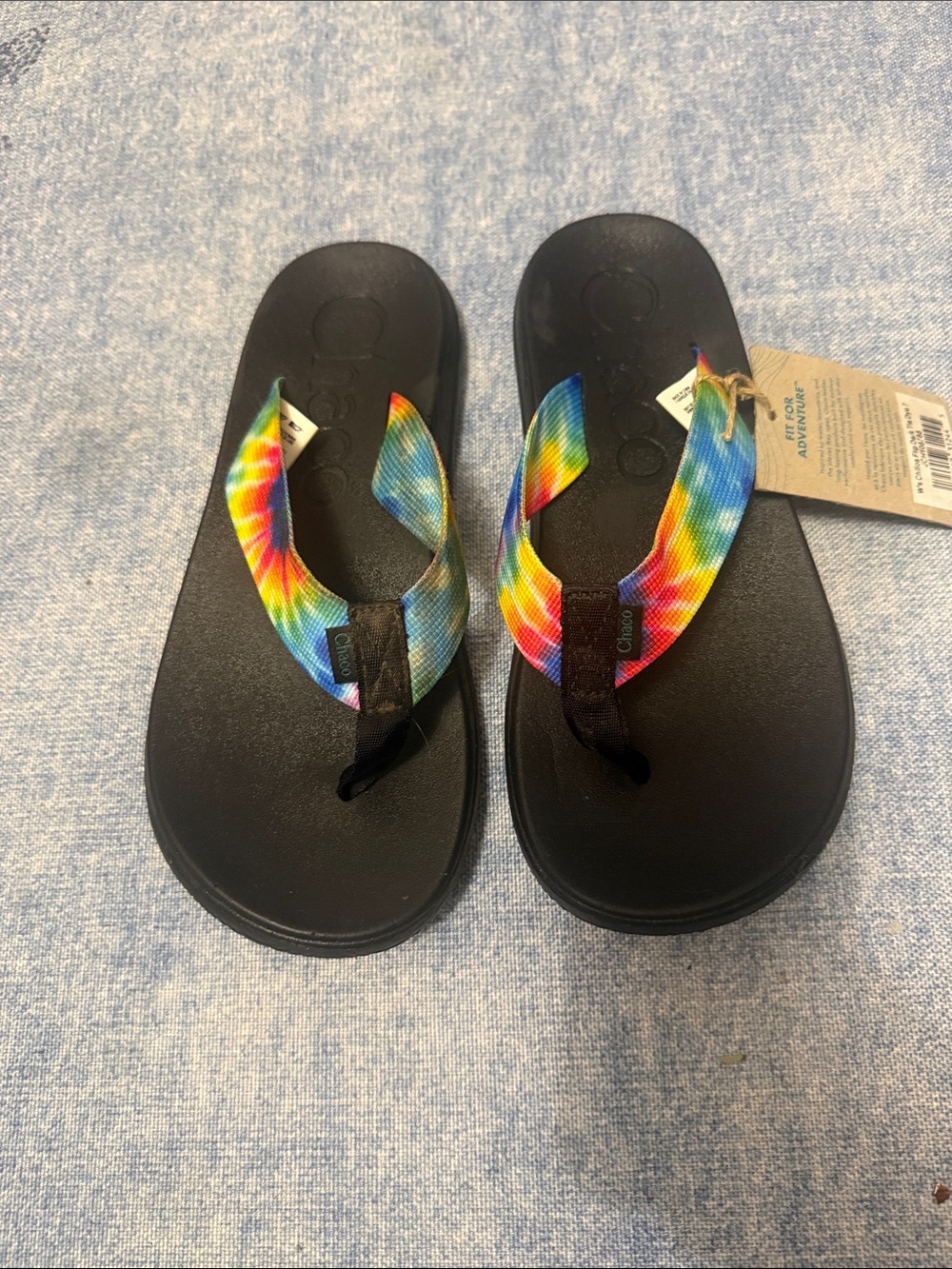 Chico's women’s Rainbow Strap Flip Flop Sandals - Black Footbed